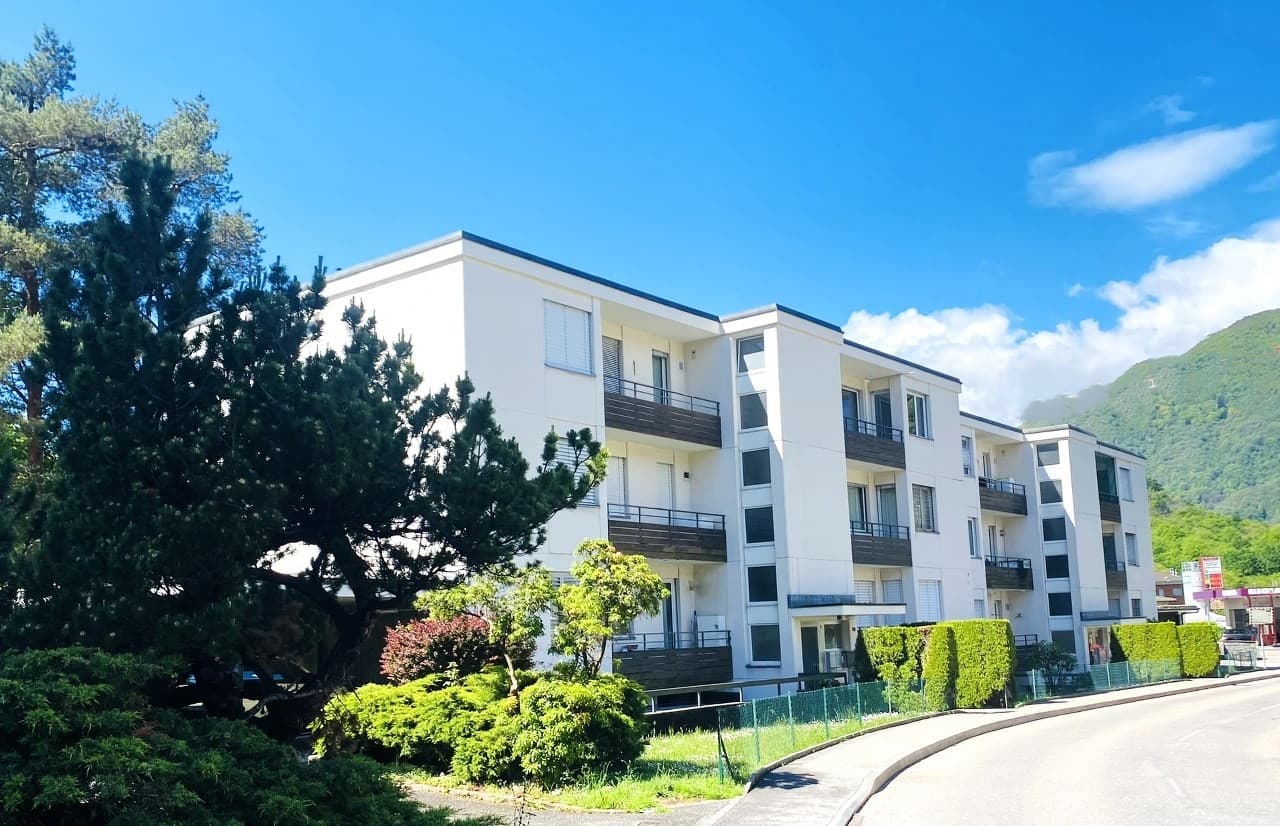 Attico ristrutturato di 4.5 locali a Ponte Capriasca con piscina condominiale